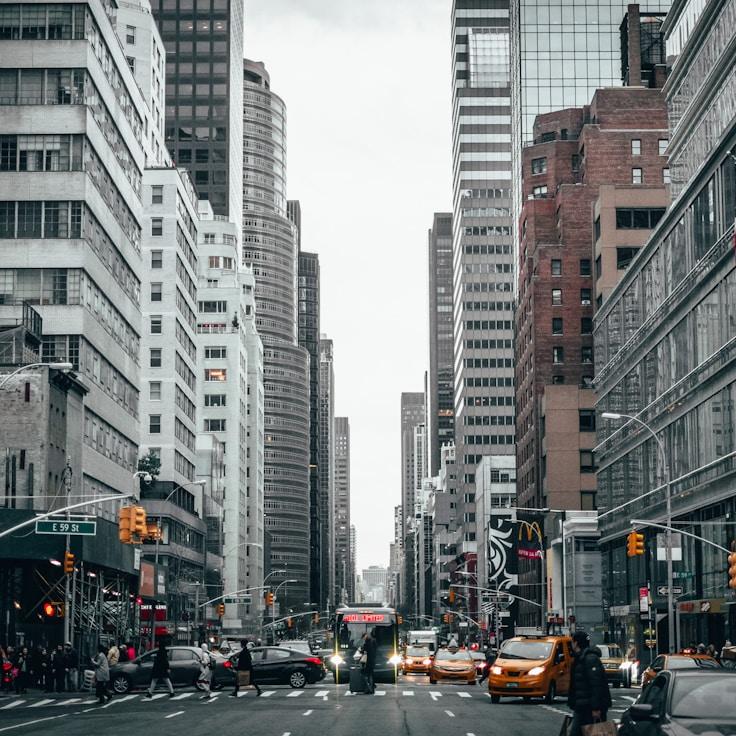 Parents evaluating schools in Netherlands